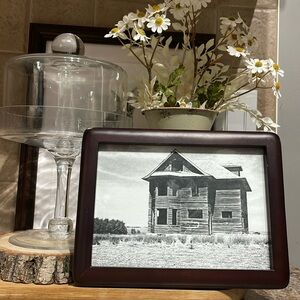 🚨 Last Chance 🚨 Interesting Framed Photograph 5x7 Frame 🏠